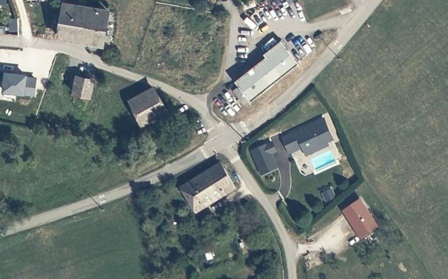 Vue aérienne du Mini-giratoire n°256628289