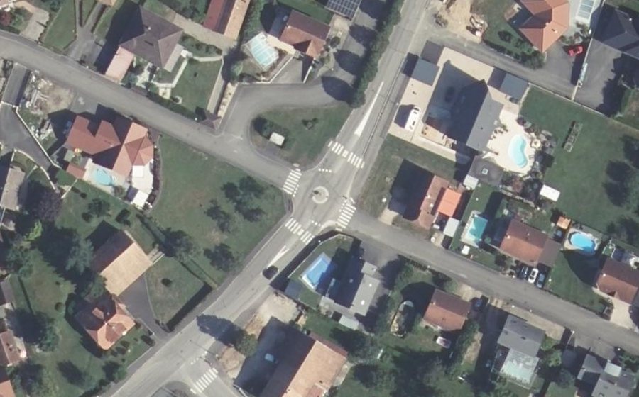 Vue aérienne du Mini-giratoire n°256832325