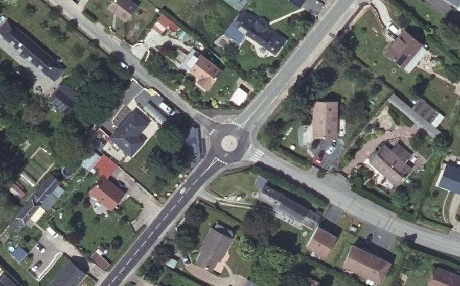 Vue aérienne du Mini-giratoire n°257602773