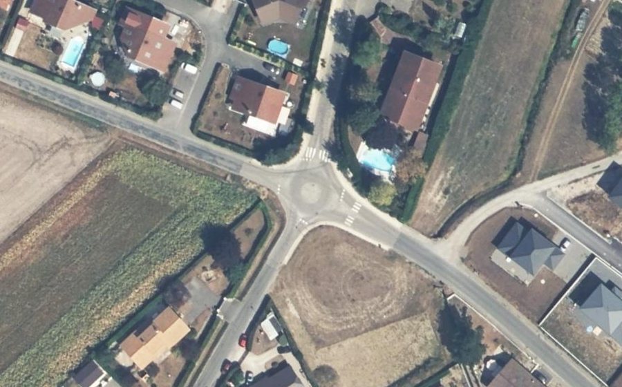 Vue aérienne du Mini-giratoire n°259503740