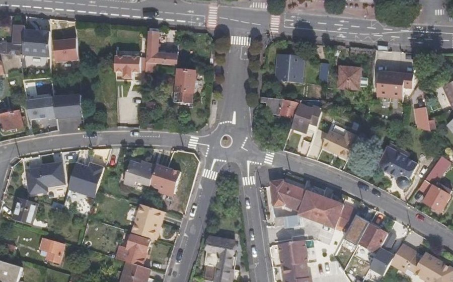 Vue aérienne du Mini-giratoire n°259698205