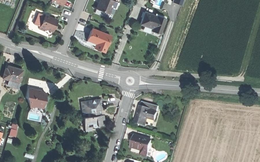 Vue aérienne du Mini-giratoire n°261666481