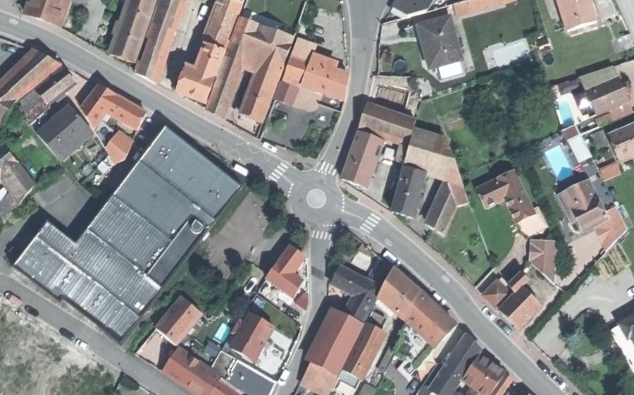 Vue aérienne du Mini-giratoire n°261702408
