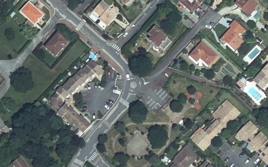 Vue aérienne du Mini-giratoire n°262307879