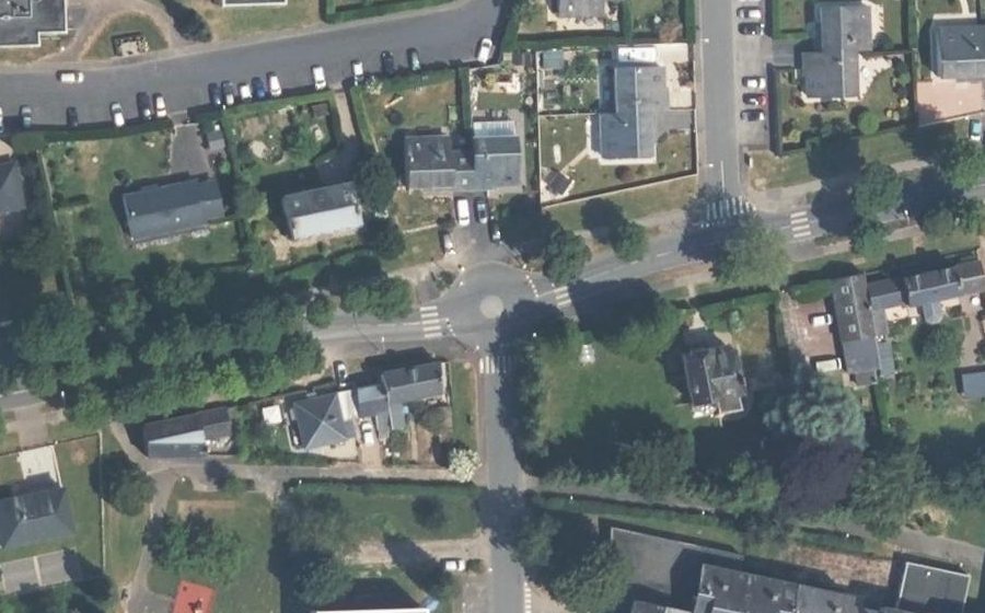 Vue aérienne du Mini-giratoire n°264034365