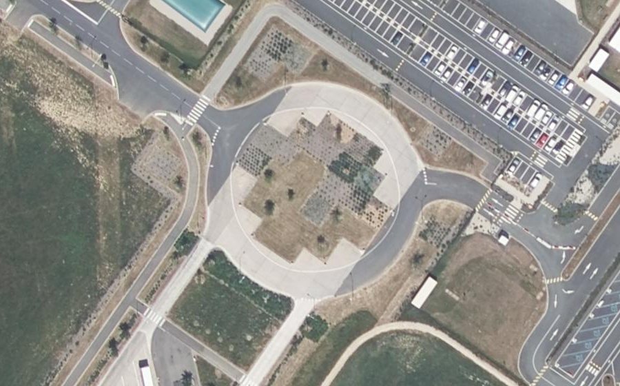 Vue aérienne du Rond-point anonyme n°1002665160