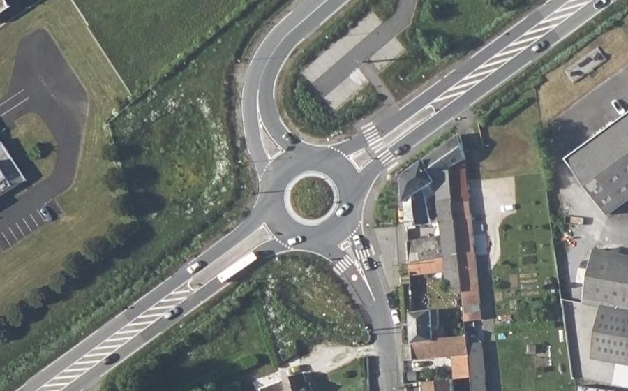 Vue aérienne du Rond-point anonyme n°1002671607