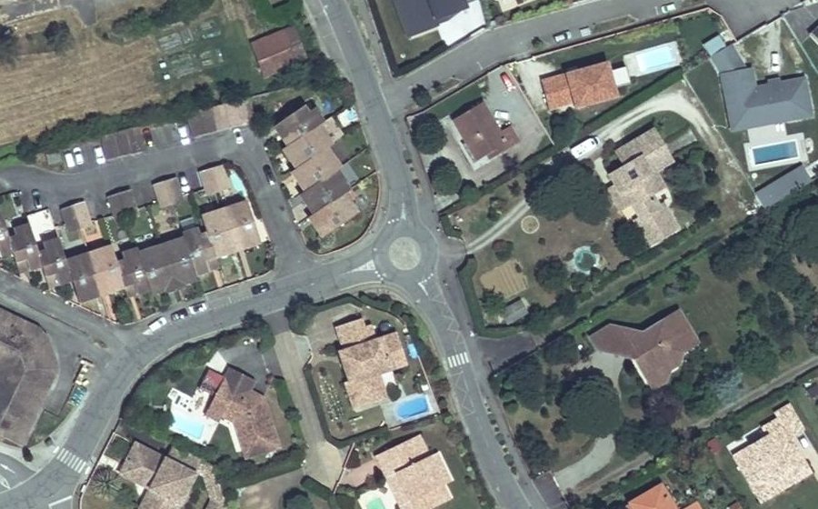 Vue aérienne du Mini-giratoire n°269203053