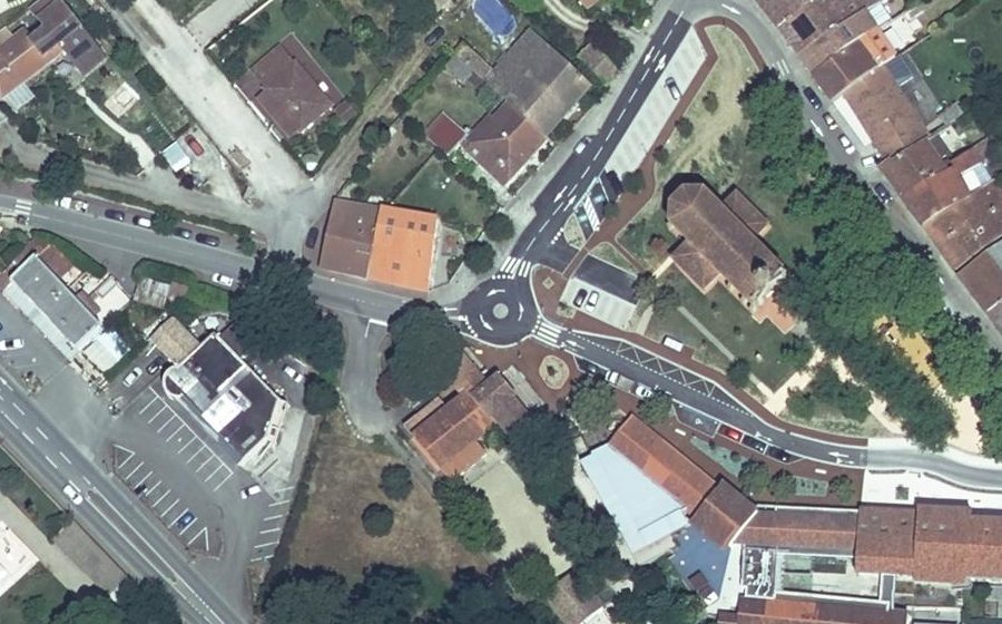 Vue aérienne du Mini-giratoire n°269221655