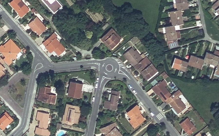 Vue aérienne du Mini-giratoire n°269689619