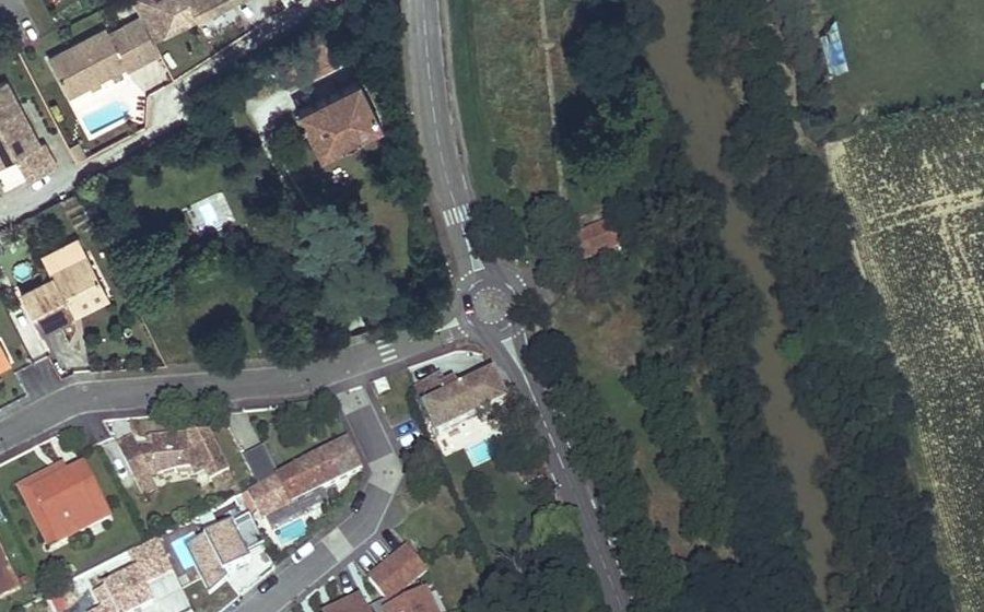 Vue aérienne du Mini-giratoire n°270128934