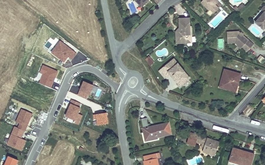 Vue aérienne du Mini-giratoire n°270781596