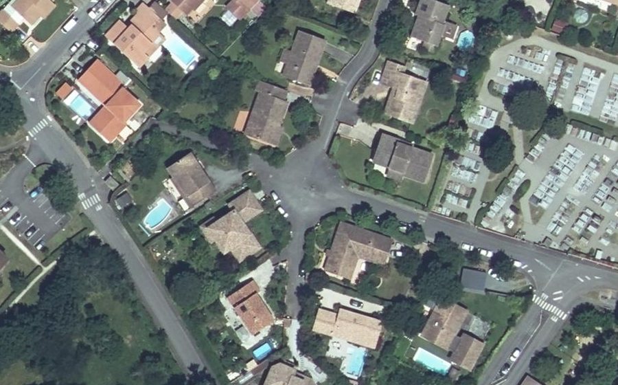 Vue aérienne du Mini-giratoire n°270783147