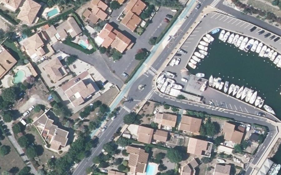 Vue aérienne du Rond-point anonyme n°1002724829