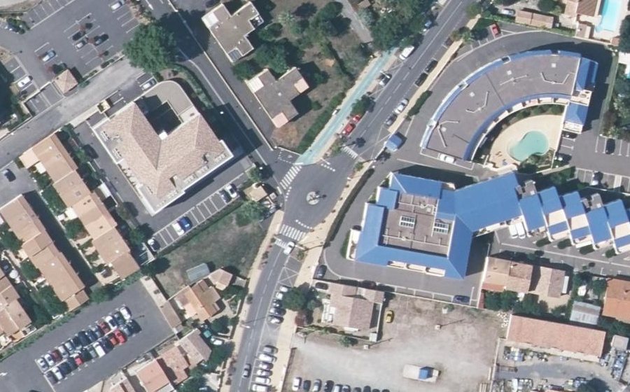 Vue aérienne du Rond-point anonyme n°1002724832