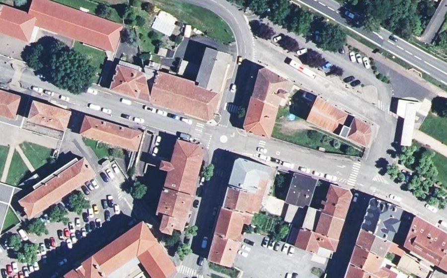 Vue aérienne du Mini-giratoire n°275750248