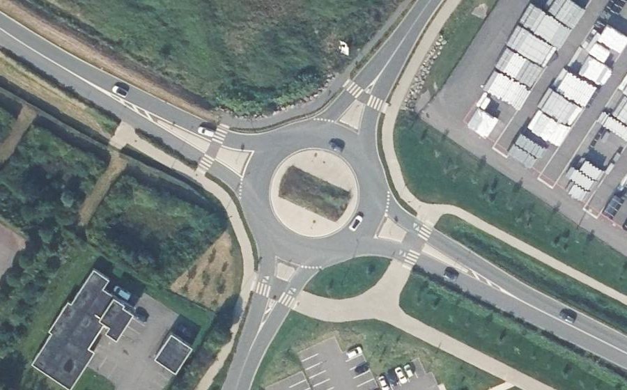 Vue aérienne du Rond-point anonyme n°1002792962