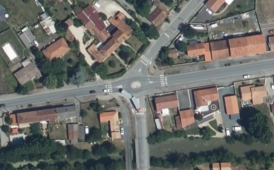 Vue aérienne du Mini-giratoire n°279330328