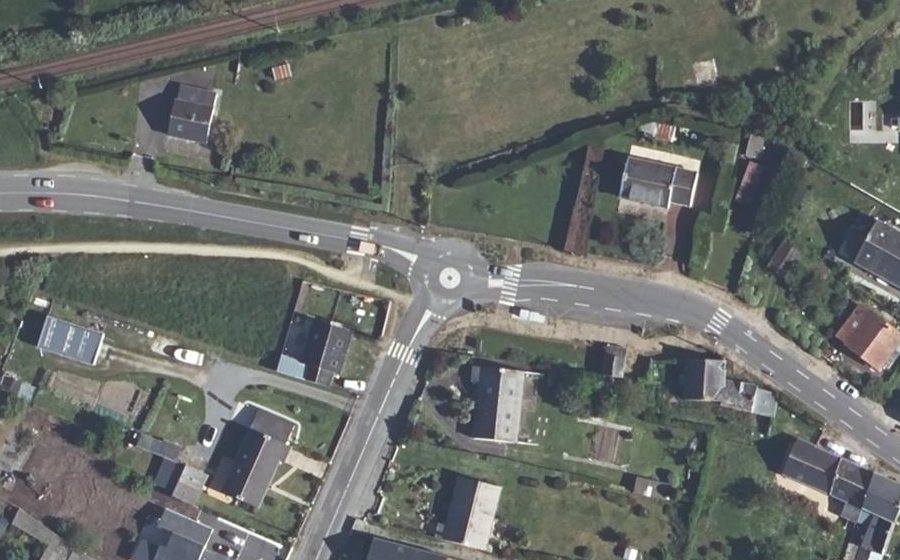 Vue aérienne du Mini-giratoire n°280748608