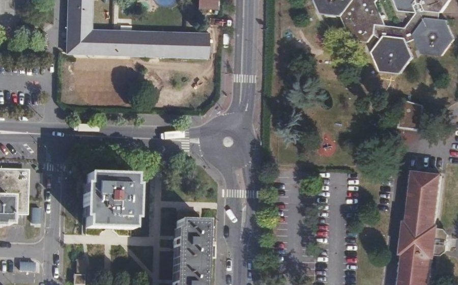 Vue aérienne du Mini-giratoire n°281132102