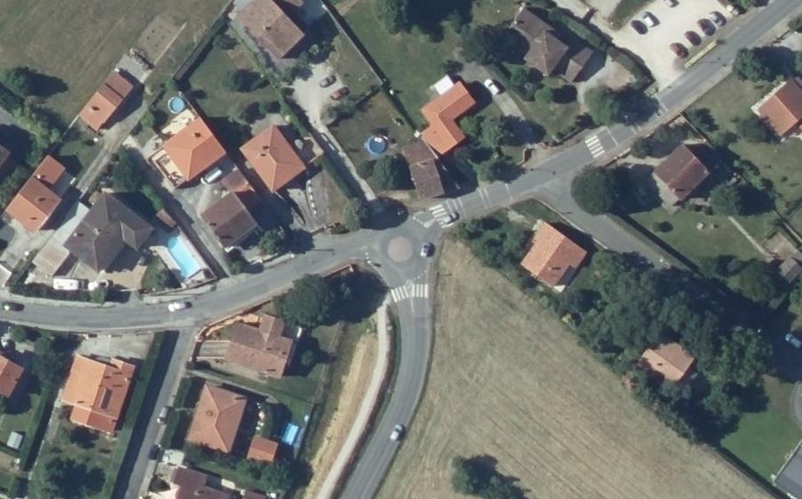 Vue aérienne du Mini-giratoire n°281393052