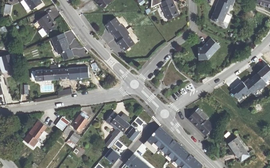 Vue aérienne du Mini-giratoire n°281441629