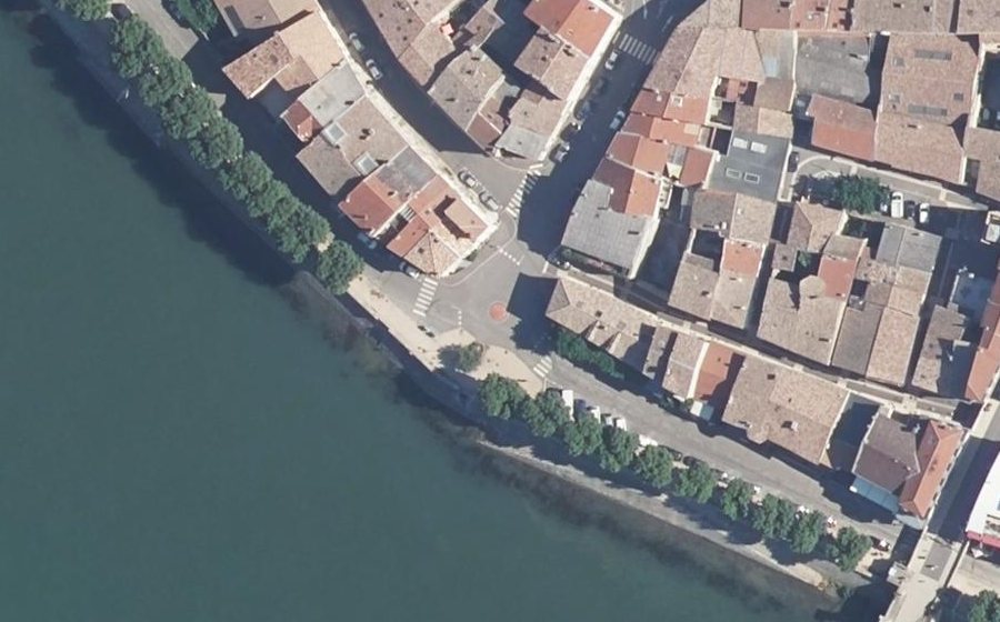 Vue aérienne de la Place du Port