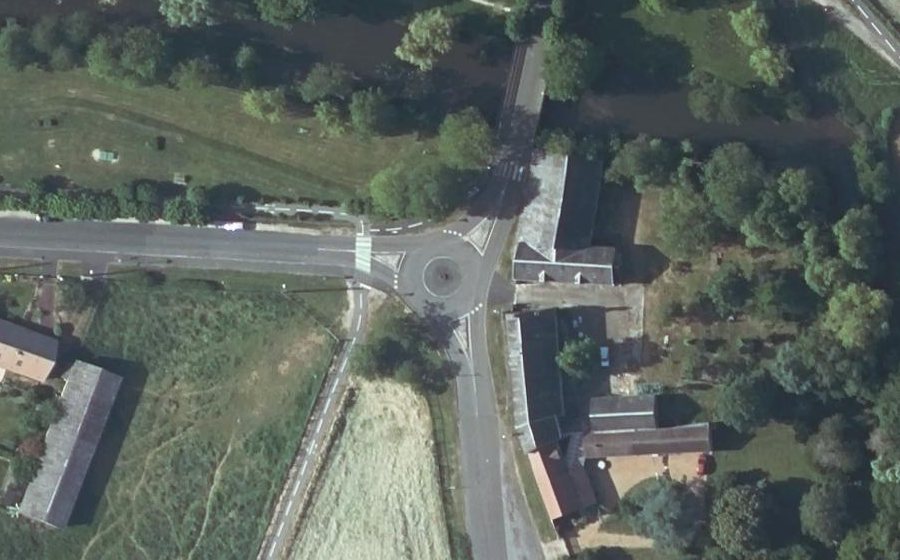 Vue aérienne du Mini-giratoire n°284282215