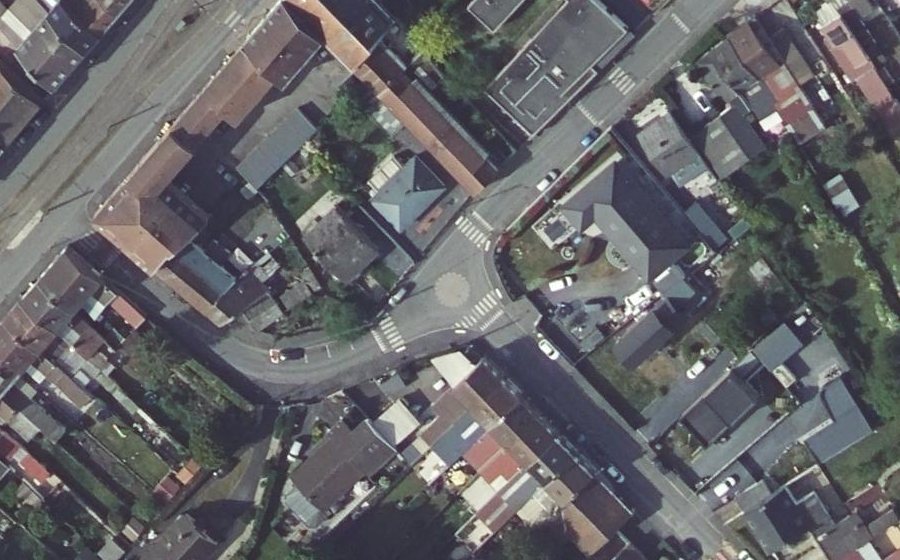 Vue aérienne du Mini-giratoire n°285516057