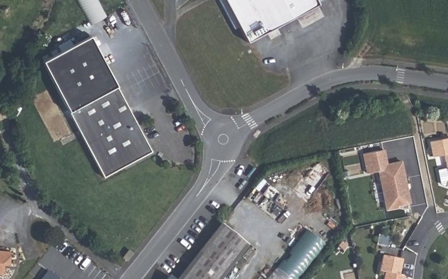 Vue aérienne du Mini-giratoire n°287223192
