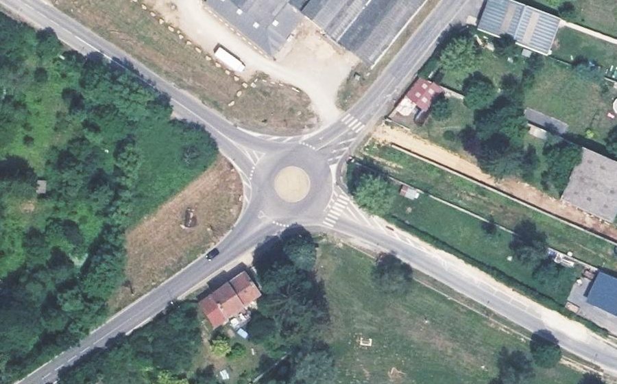 Vue aérienne du Mini-giratoire n°287935866