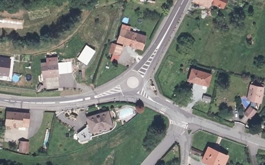 Vue aérienne du Mini-giratoire n°287947567