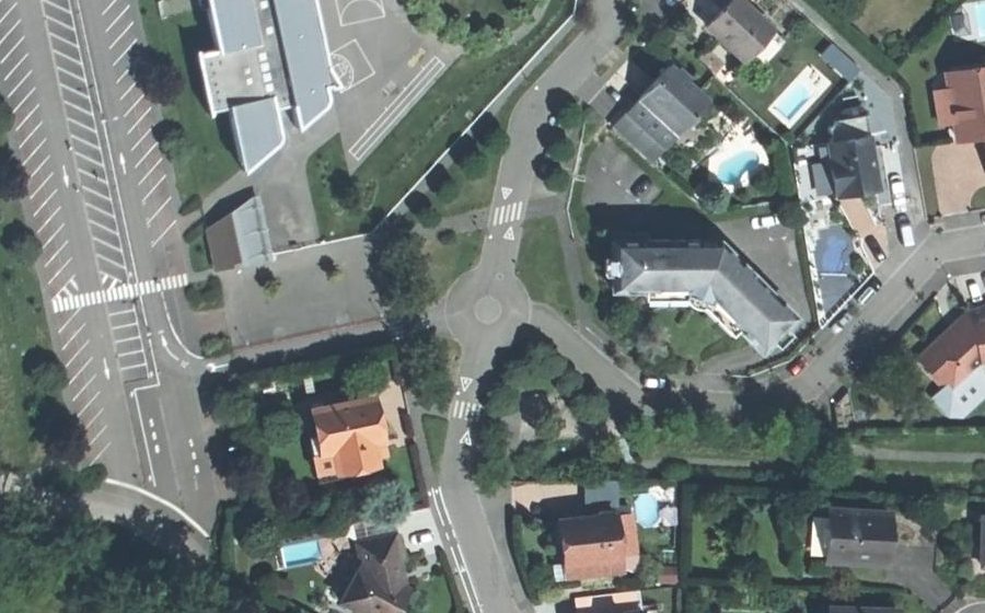 Vue aérienne du Mini-giratoire n°288353109