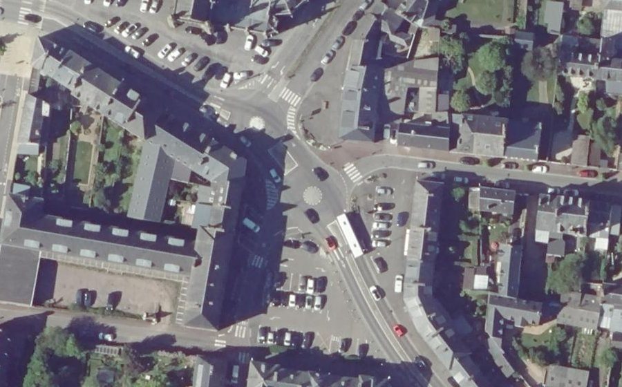 Vue aérienne du Mini-giratoire n°288576129