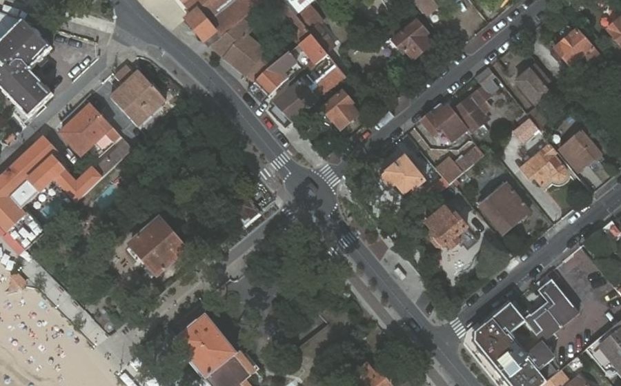Vue aérienne du Mini-giratoire n°290186792