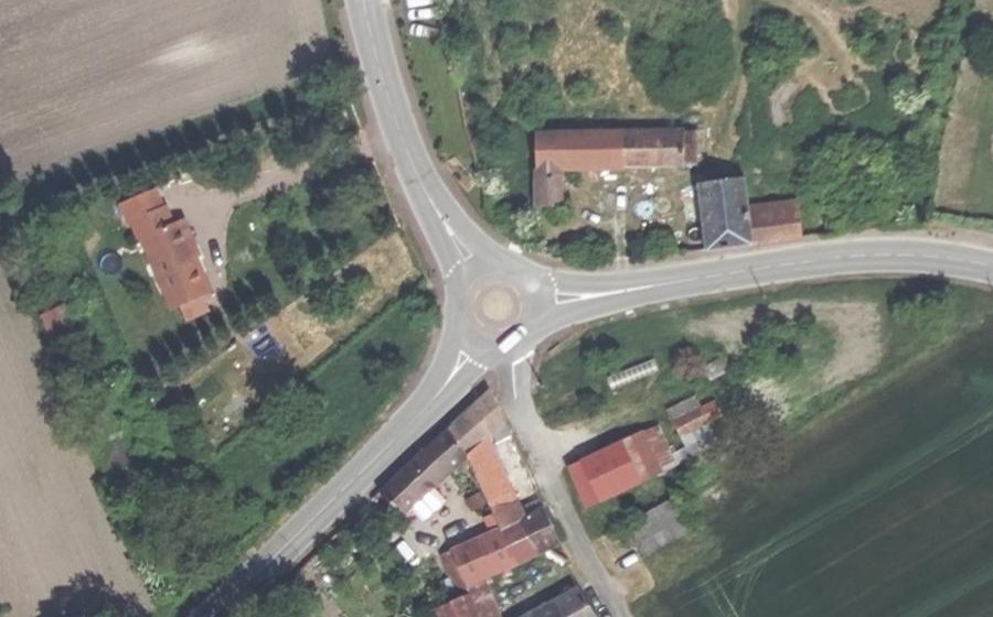 Vue aérienne du Mini-giratoire n°296199560