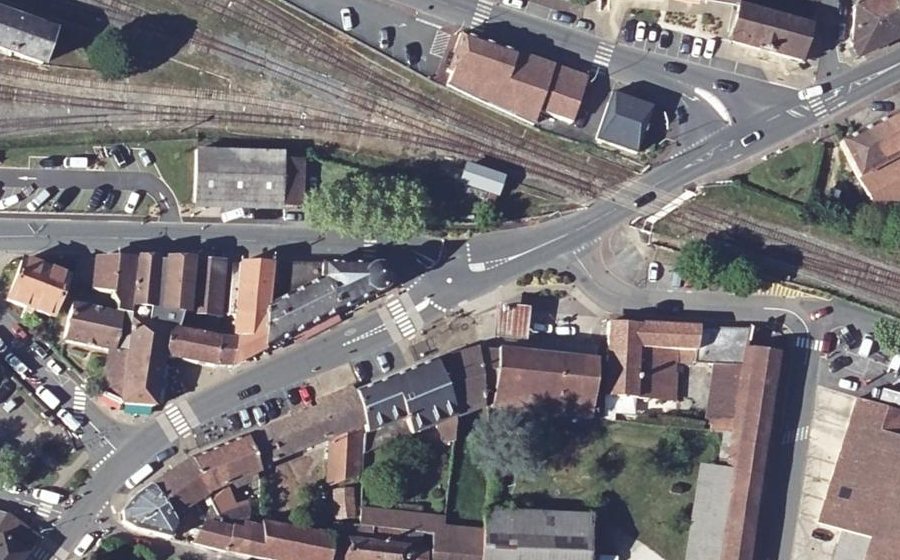 Vue aérienne du Mini-giratoire n°296988260