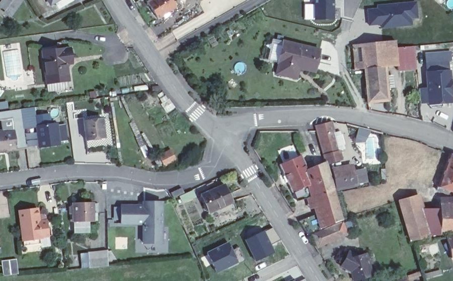 Vue aérienne du Mini-giratoire n°296993555