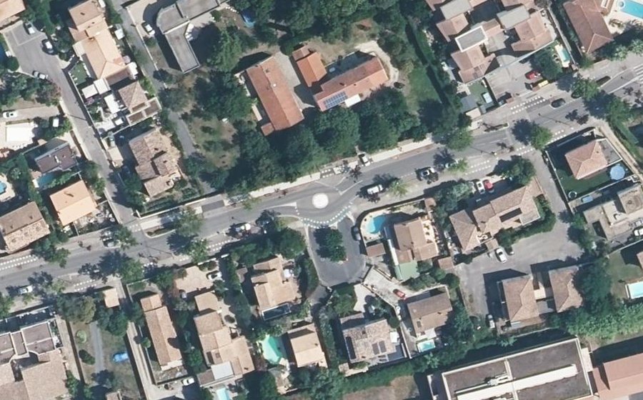 Vue aérienne du Mini-giratoire n°297760232