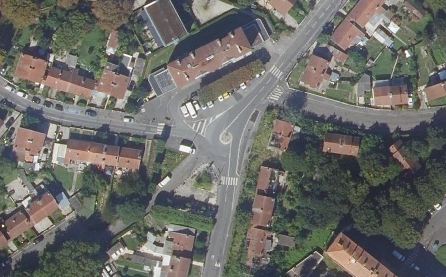 Vue aérienne du Mini-giratoire n°298896549