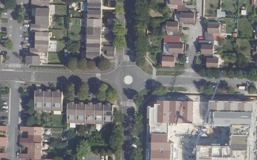 Vue aérienne du Mini-giratoire n°299471476