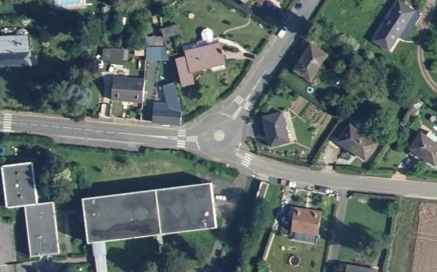 Vue aérienne du Mini-giratoire n°299830099