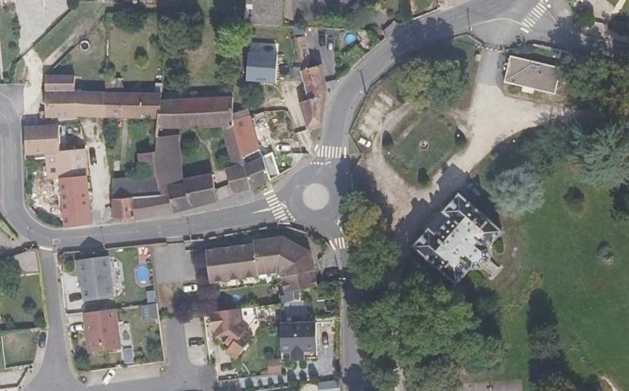 Vue aérienne du Mini-giratoire n°303762748