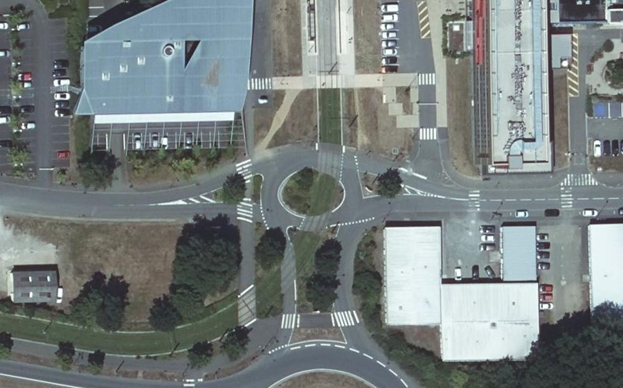 Vue aérienne du Rond-point anonyme n°1003041172
