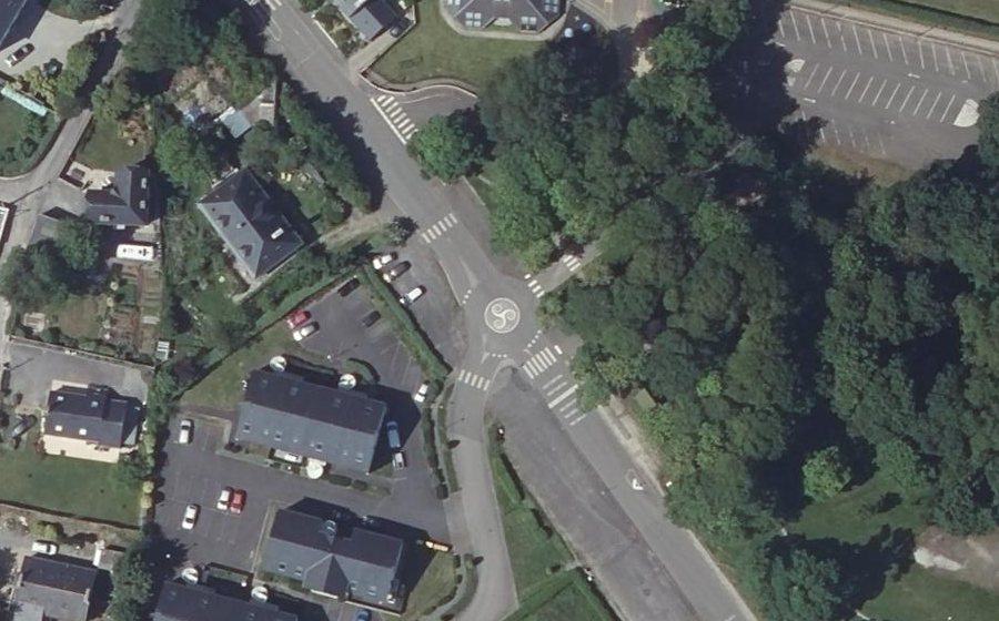 Vue aérienne du Mini-giratoire n°304351160