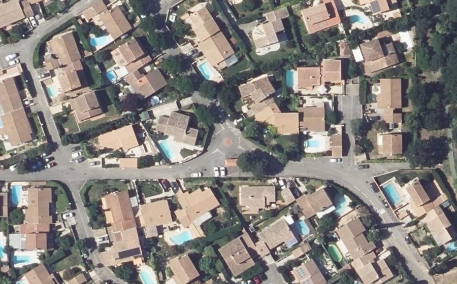 Vue aérienne du Mini-giratoire n°304570411