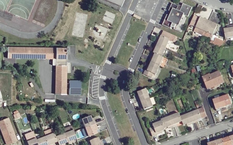 Vue aérienne du Mini-giratoire n°305997579