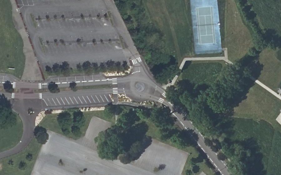 Vue aérienne du Mini-giratoire n°306658573
