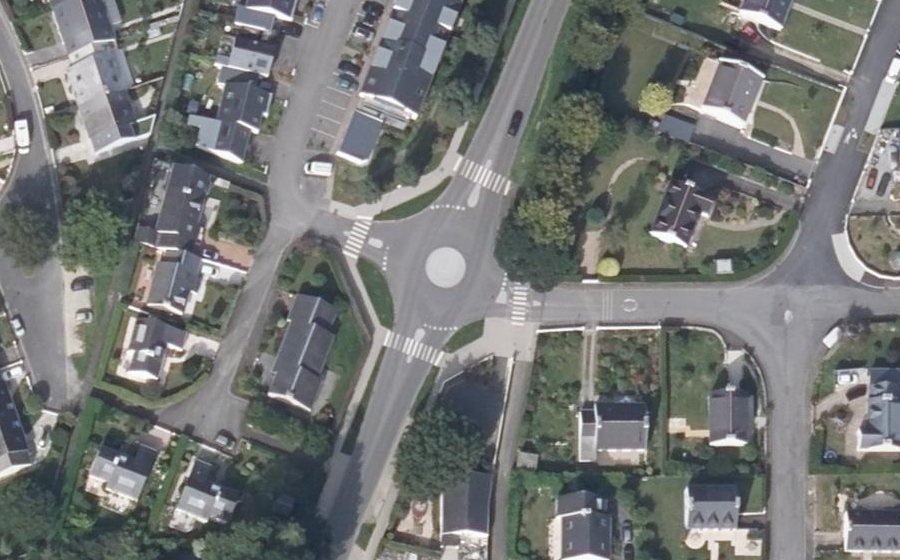 Vue aérienne du Mini-giratoire n°306680169