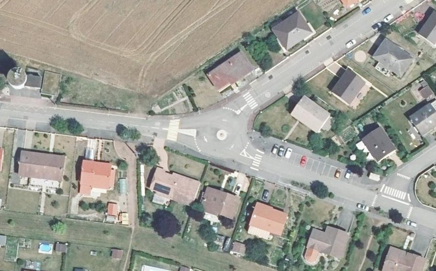 Vue aérienne du Mini-giratoire n°307749134